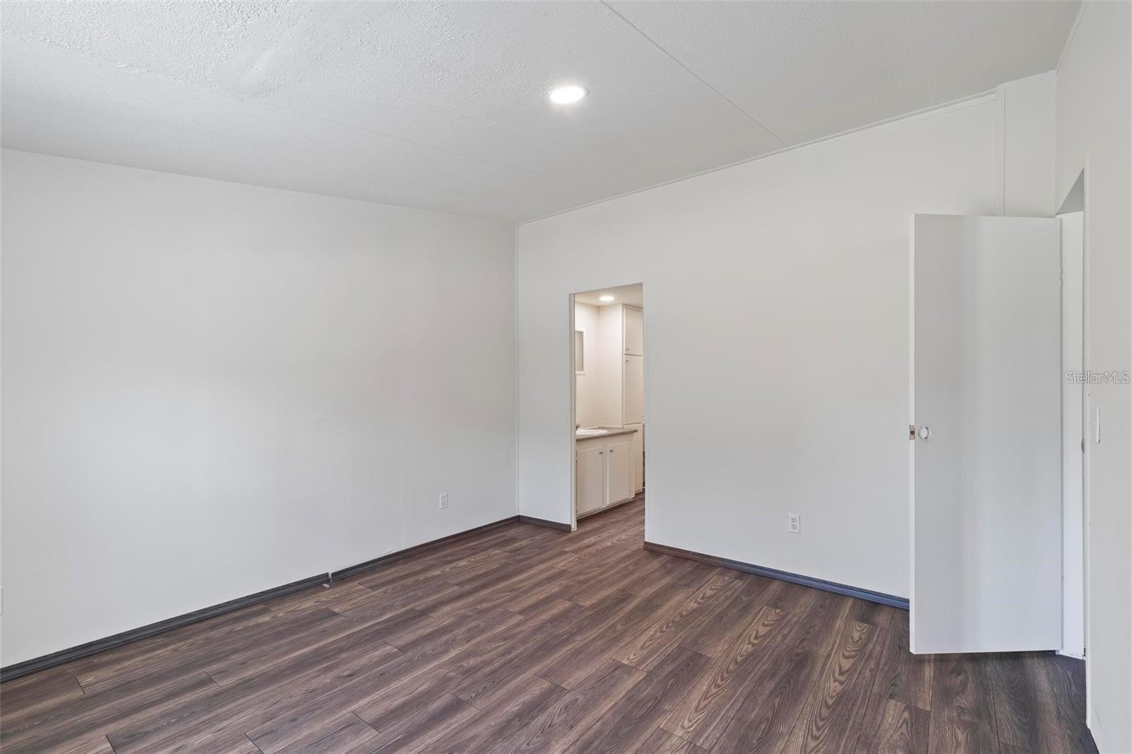 Image 8 of 12 For 100 Texas Street