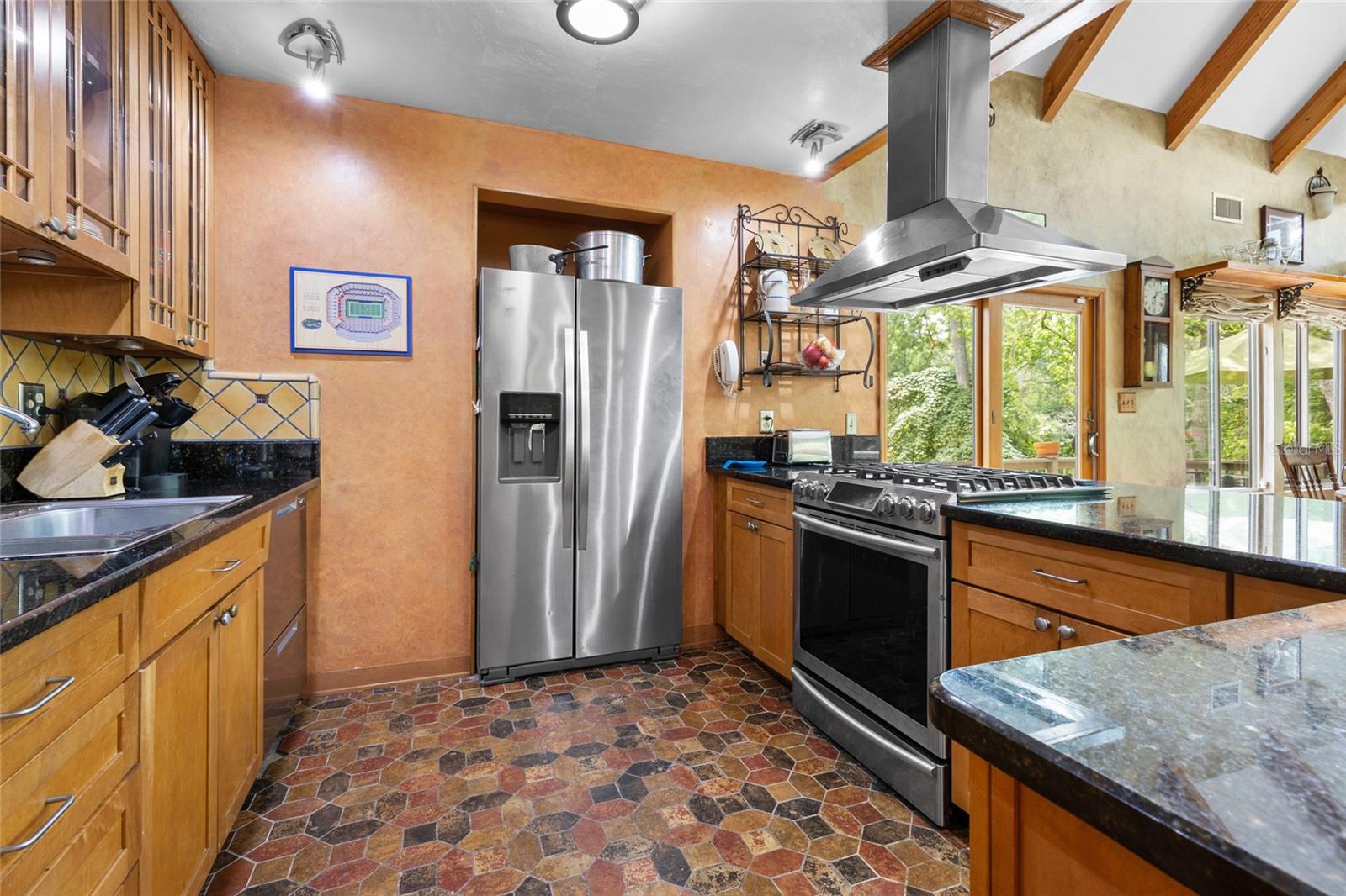 Image 16 of 53 For 174 Meridian Court