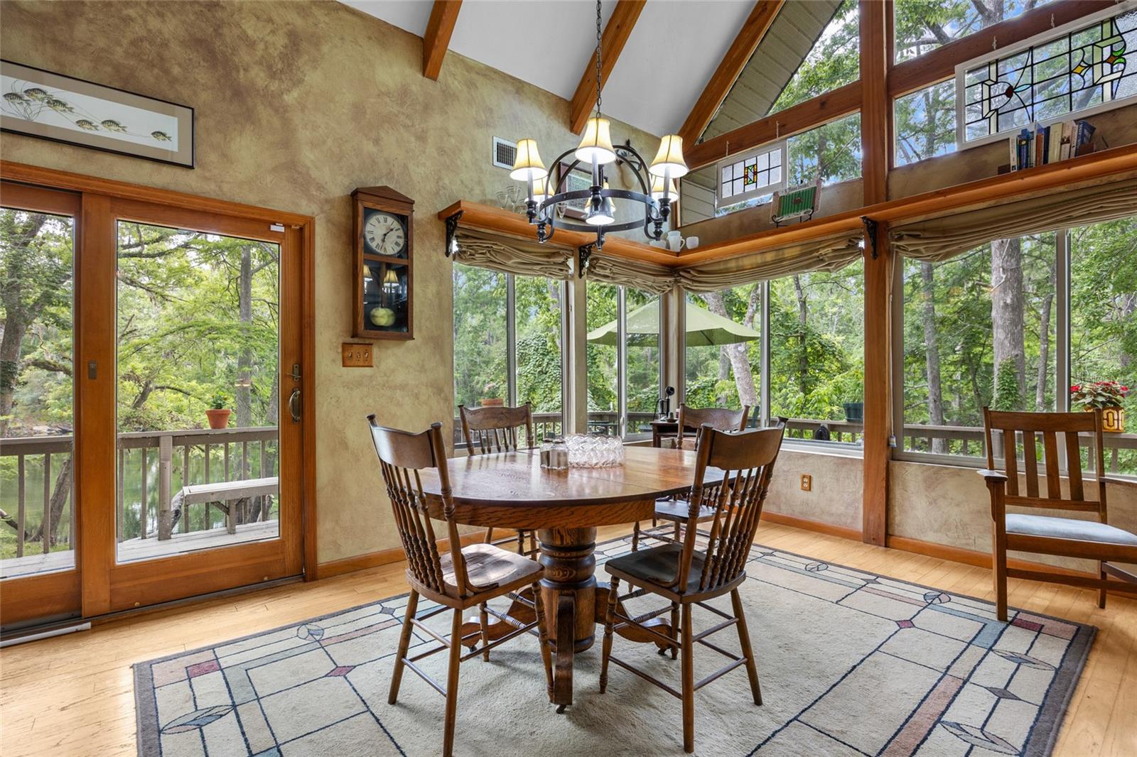 Image 19 of 53 For 174 Meridian Court