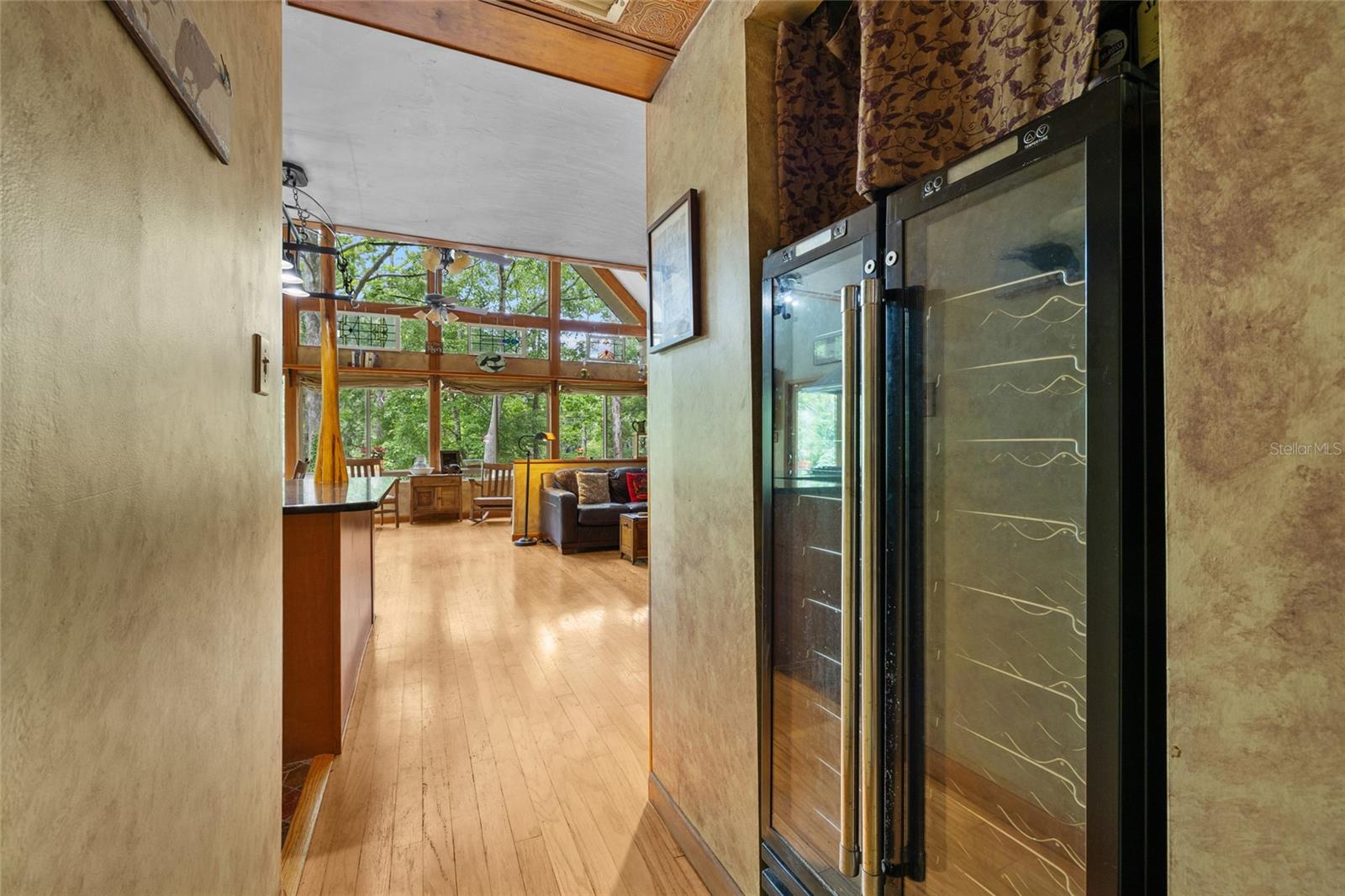Image 30 of 53 For 174 Meridian Court