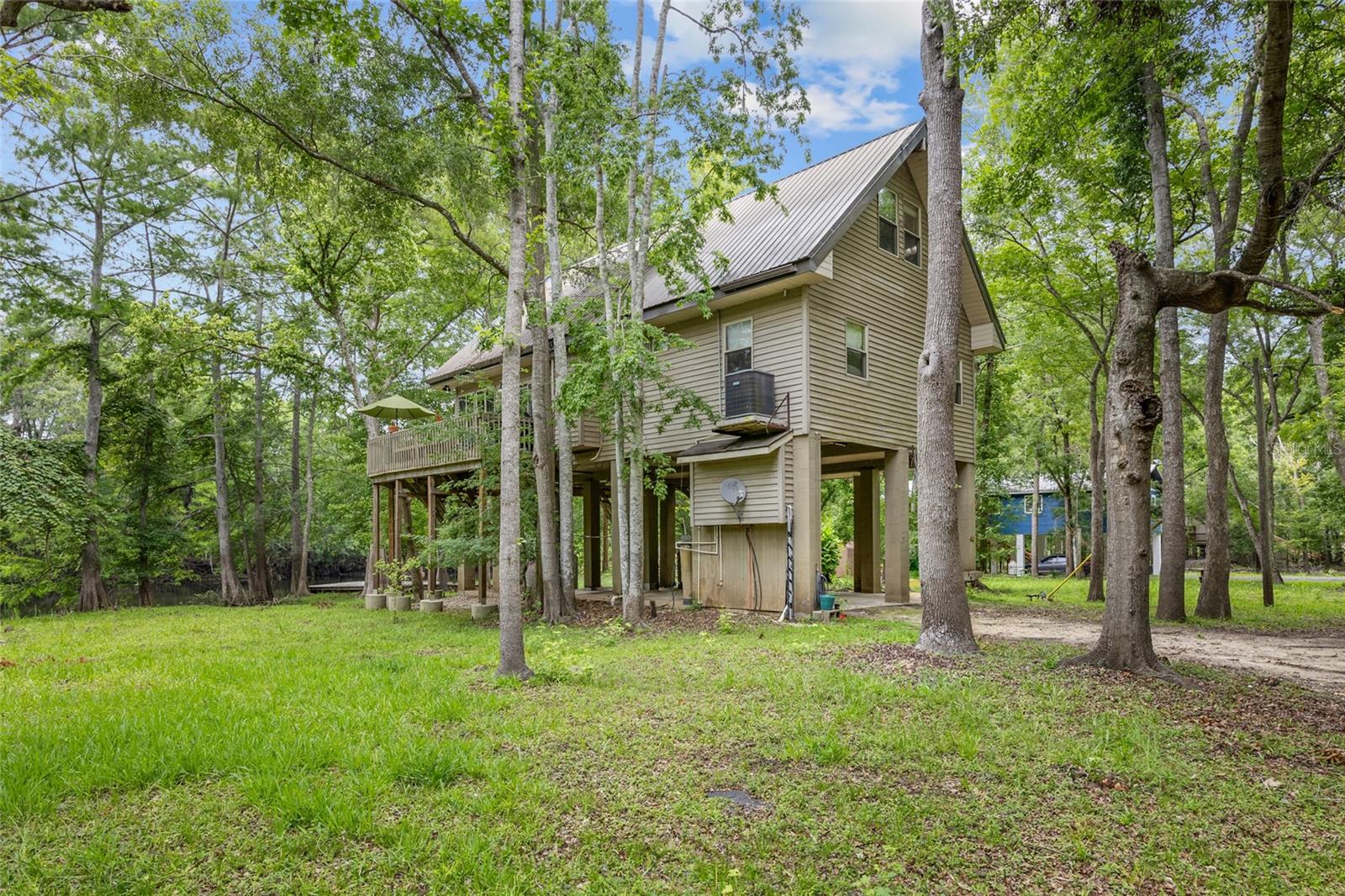 Image 43 of 53 For 174 Meridian Court