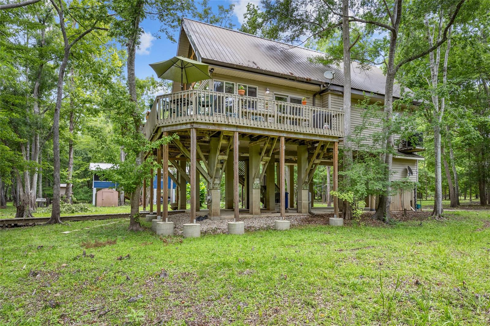 Image 44 of 53 For 174 Meridian Court
