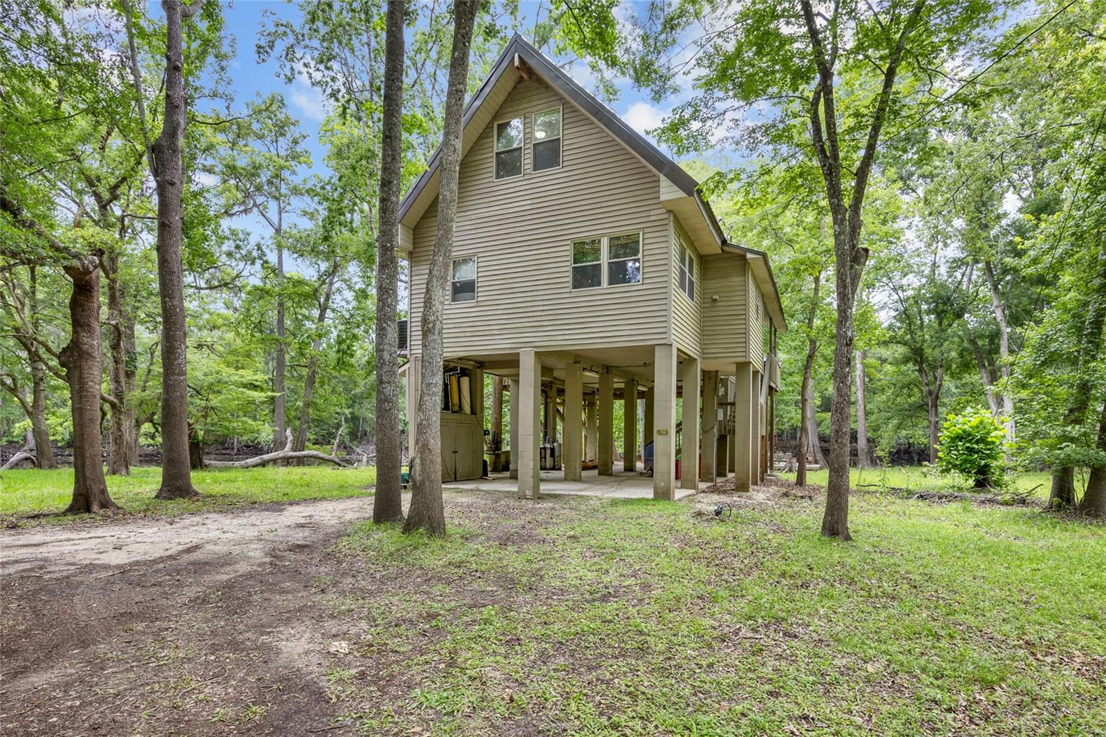 Image 45 of 53 For 174 Meridian Court