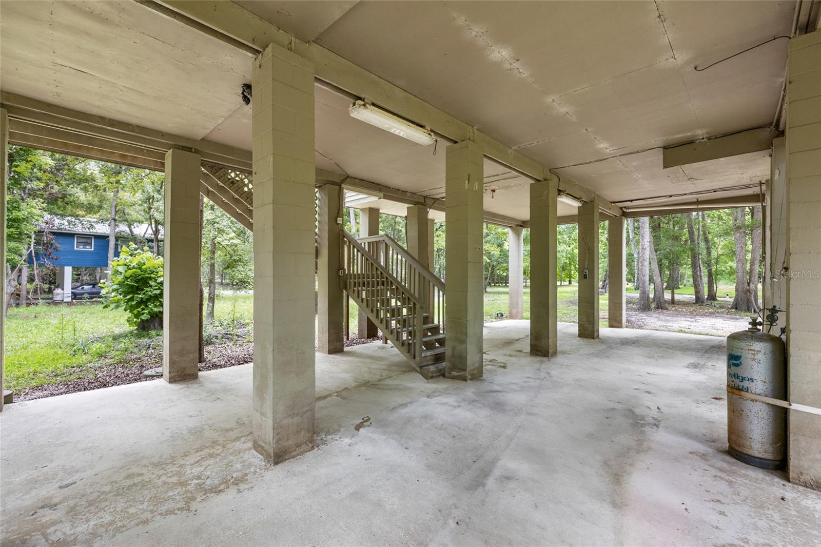 Image 46 of 53 For 174 Meridian Court