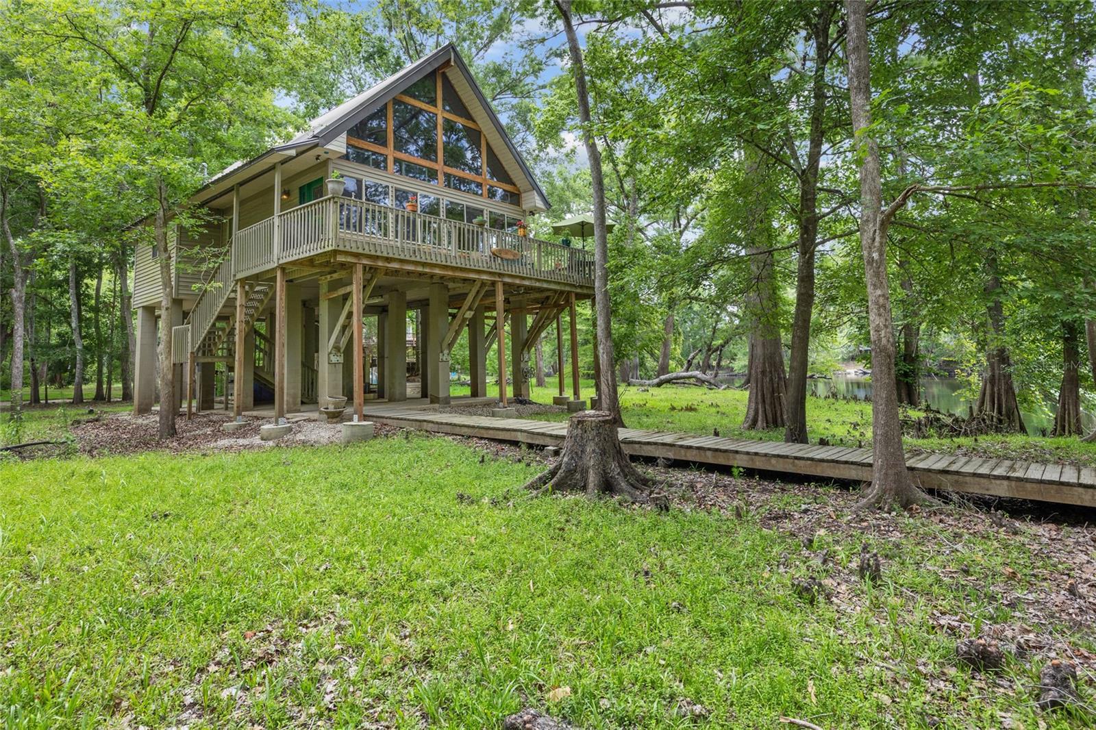 Image 9 of 53 For 174 Meridian Court