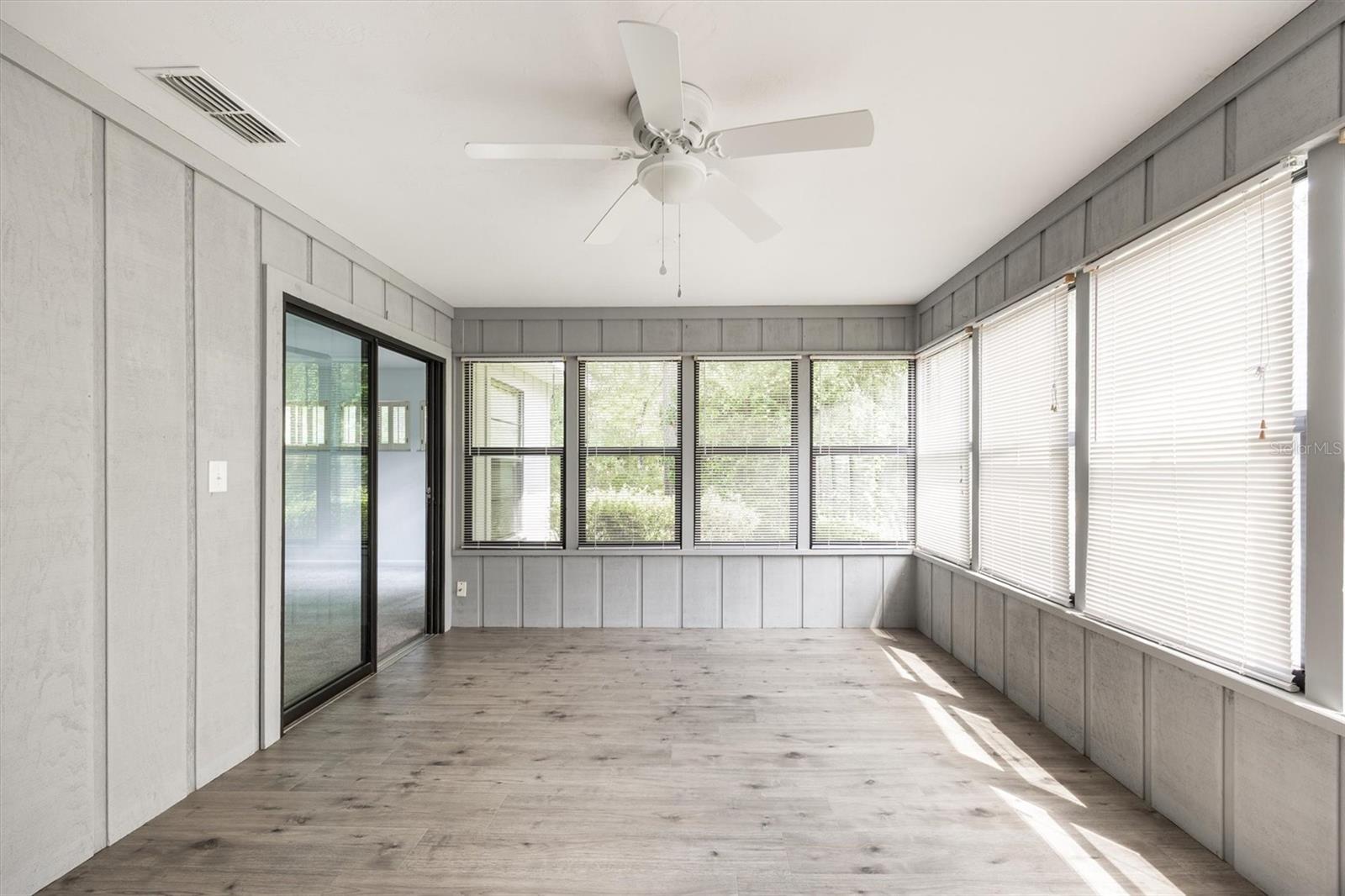 Image 18 of 24 For 8525 37th Drive