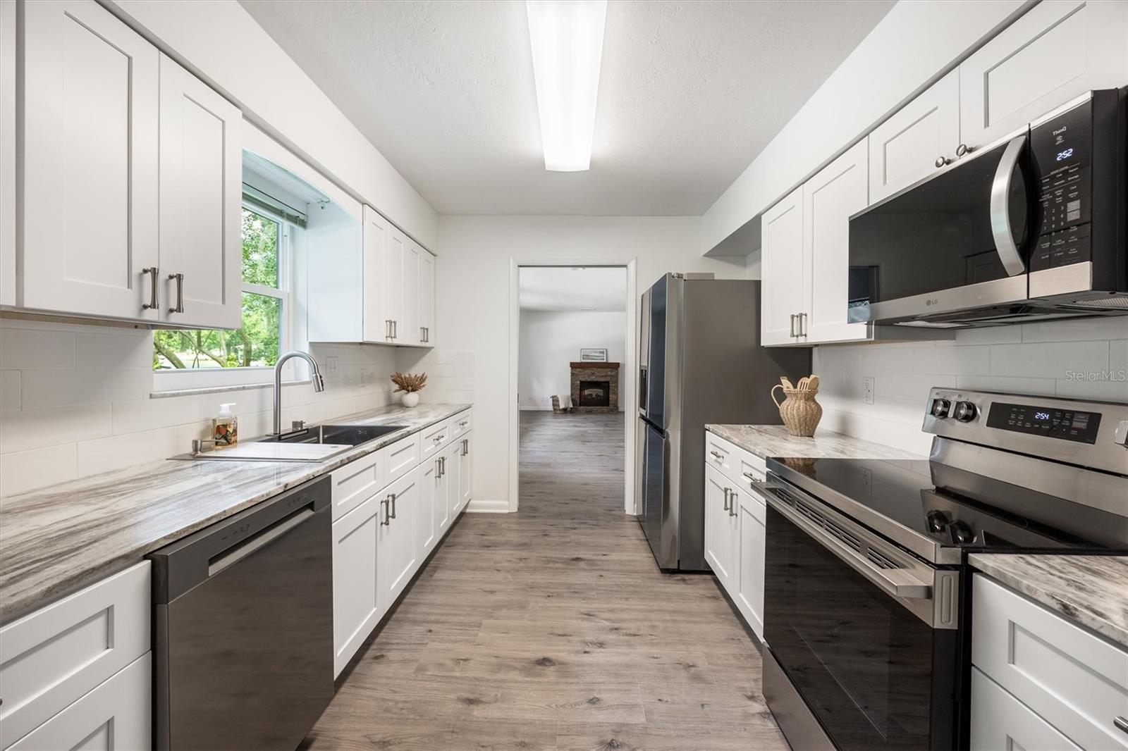 Image 5 of 24 For 8525 37th Drive