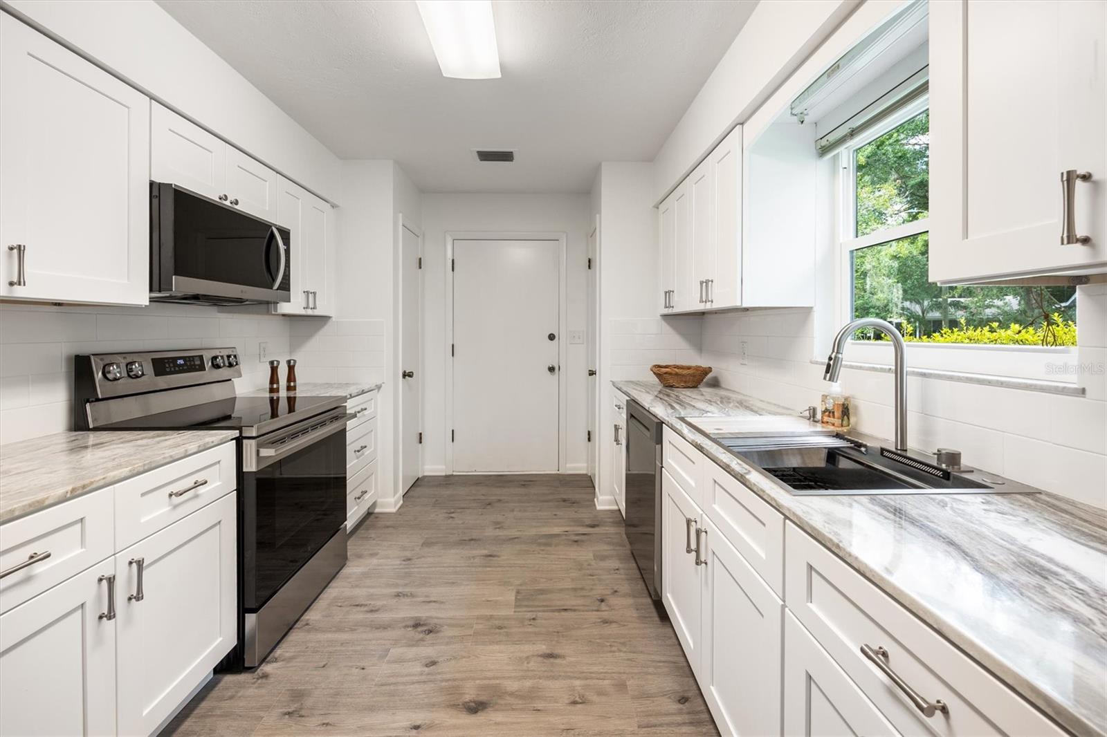 Image 6 of 24 For 8525 37th Drive