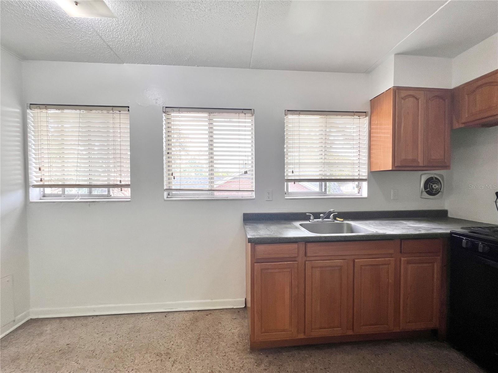 Image 6 of 14 For 1303 6th Street 4