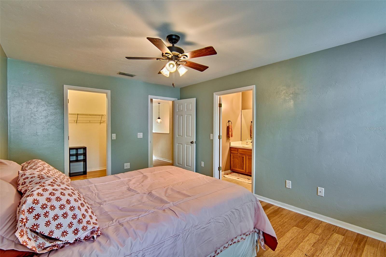 Image 15 of 19 For 832 42nd Terrace