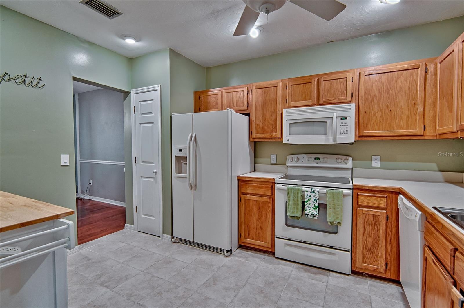 Image 5 of 19 For 832 42nd Terrace