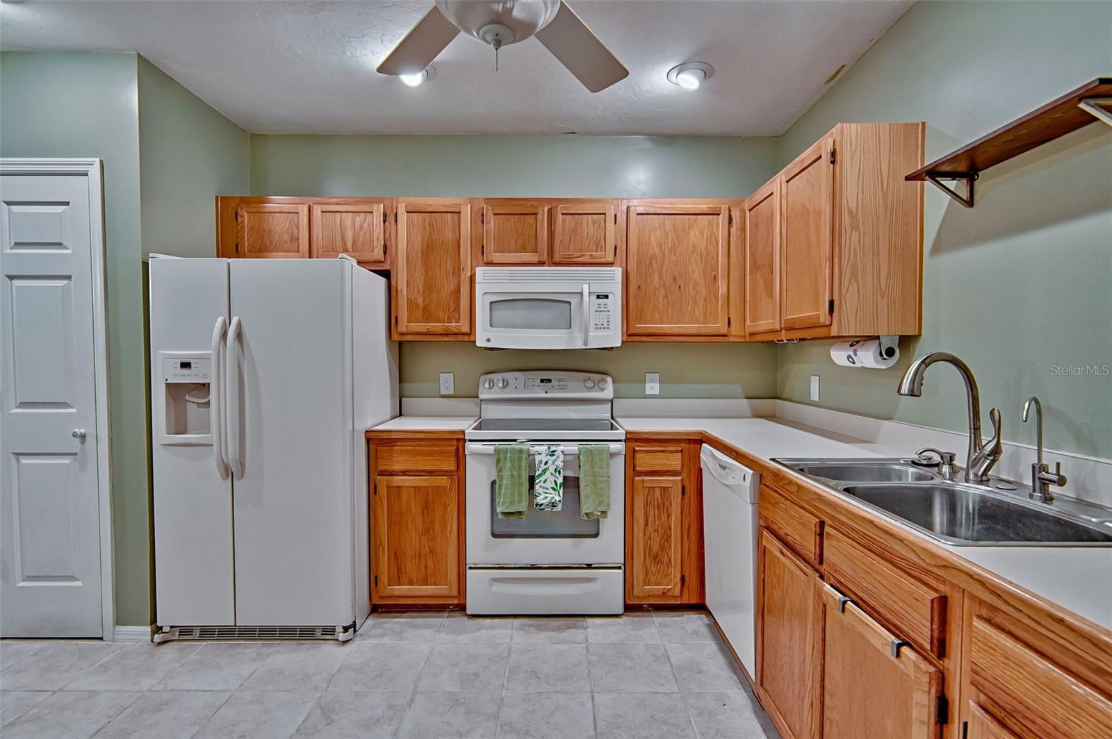 Image 6 of 19 For 832 42nd Terrace