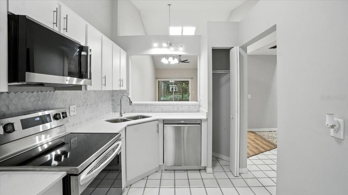 Image 21 of 35 For 819 51st Way