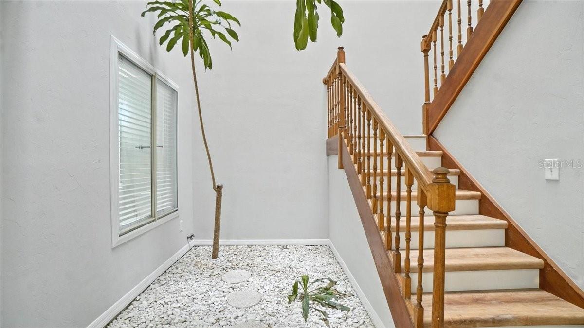 Image 5 of 35 For 819 51st Way