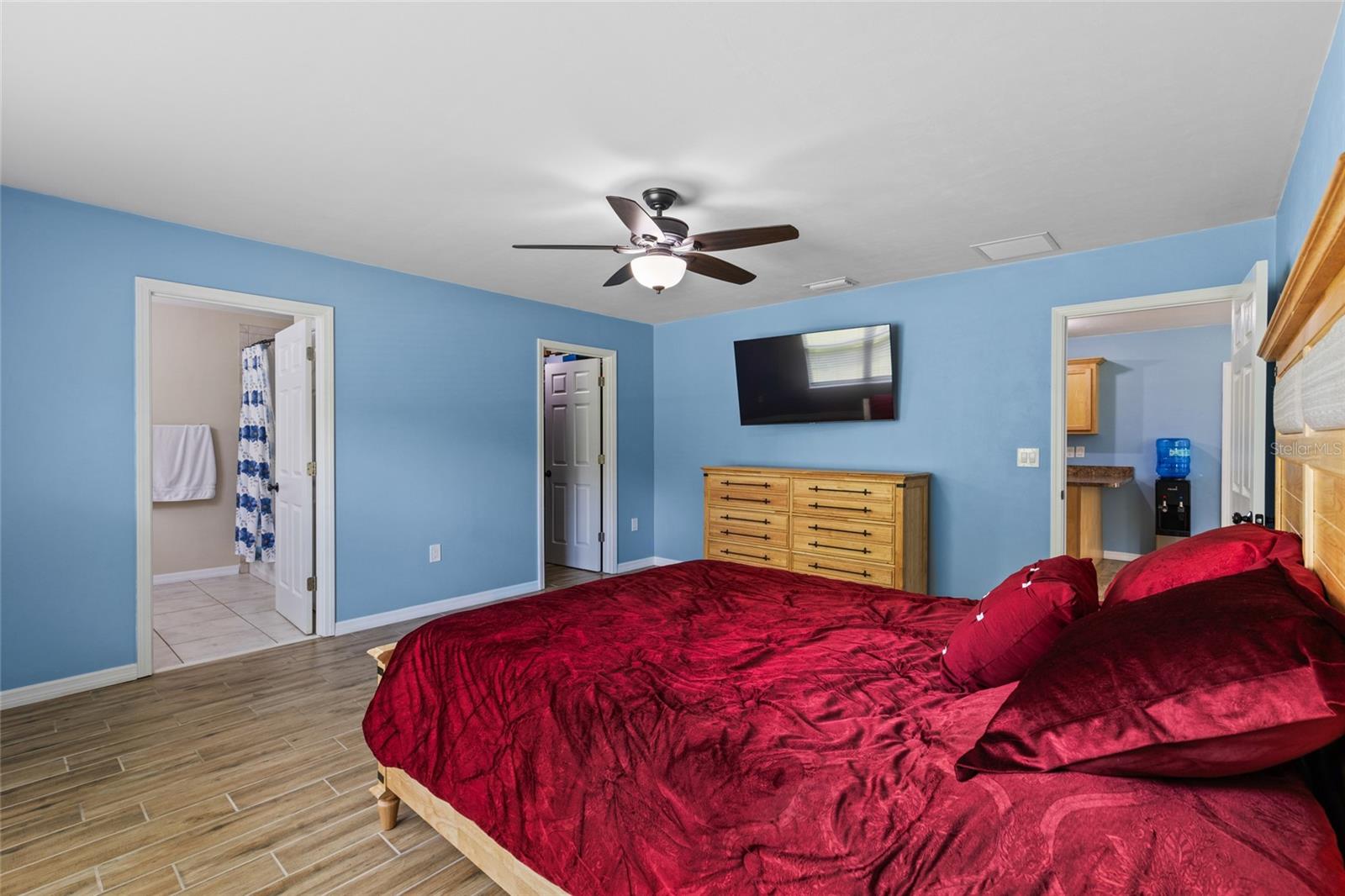 Image 14 of 39 For 24708 170th Terrace
