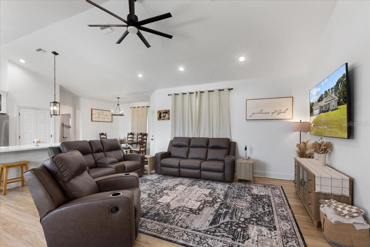 Image 2 of 61 For 173 24th Avenue