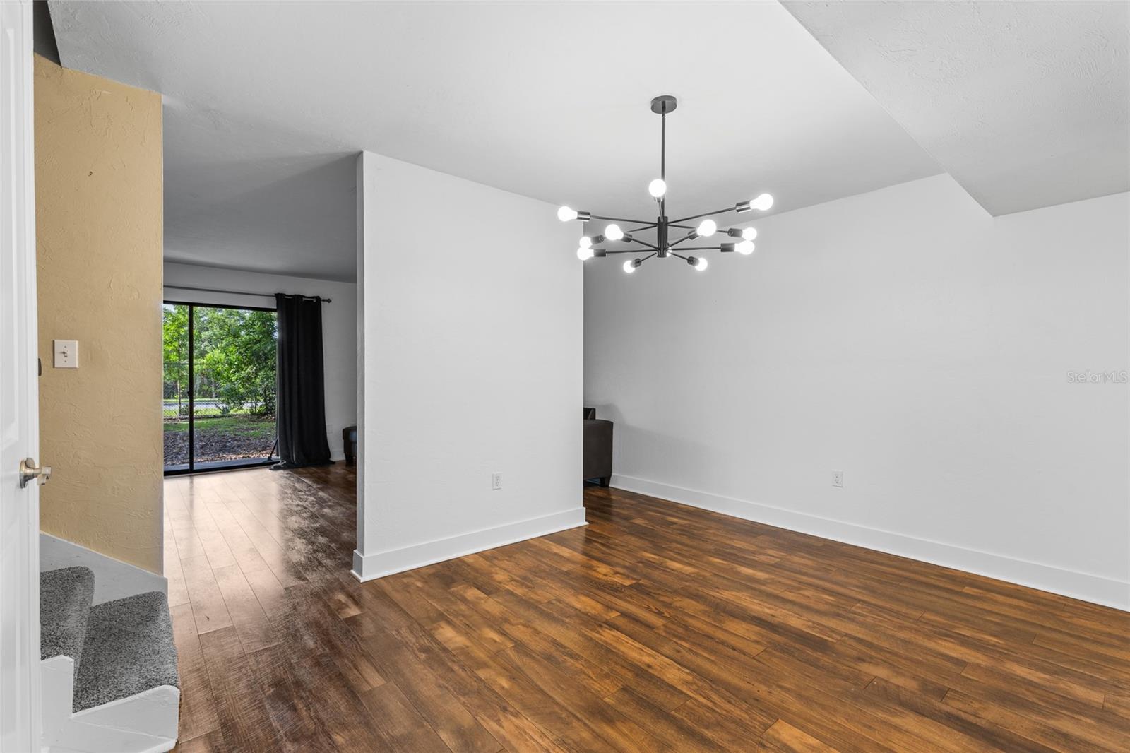 Image 19 of 33 For 507 39th Road 320