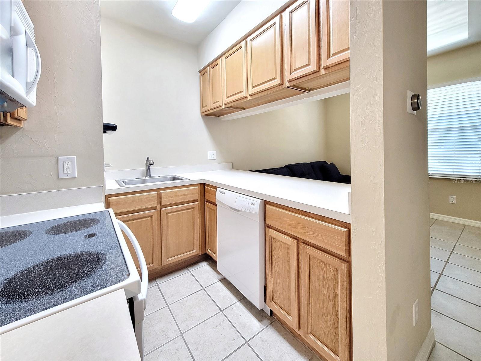 Image 10 of 22 For 1220 1st Avenue 304