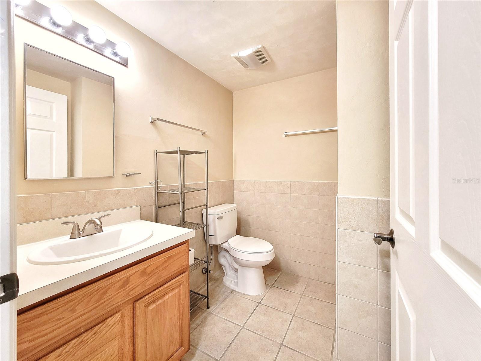 Image 16 of 22 For 1220 1st Avenue 304