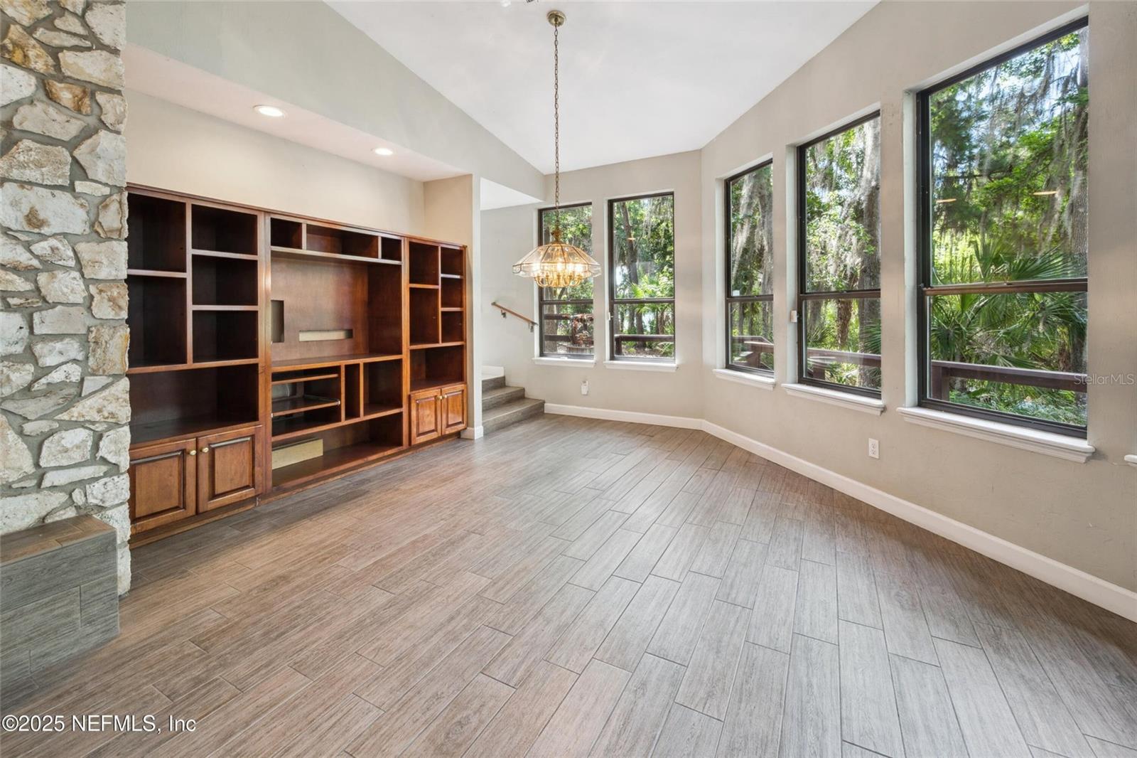 Image 10 of 70 For 110 Cypress Street