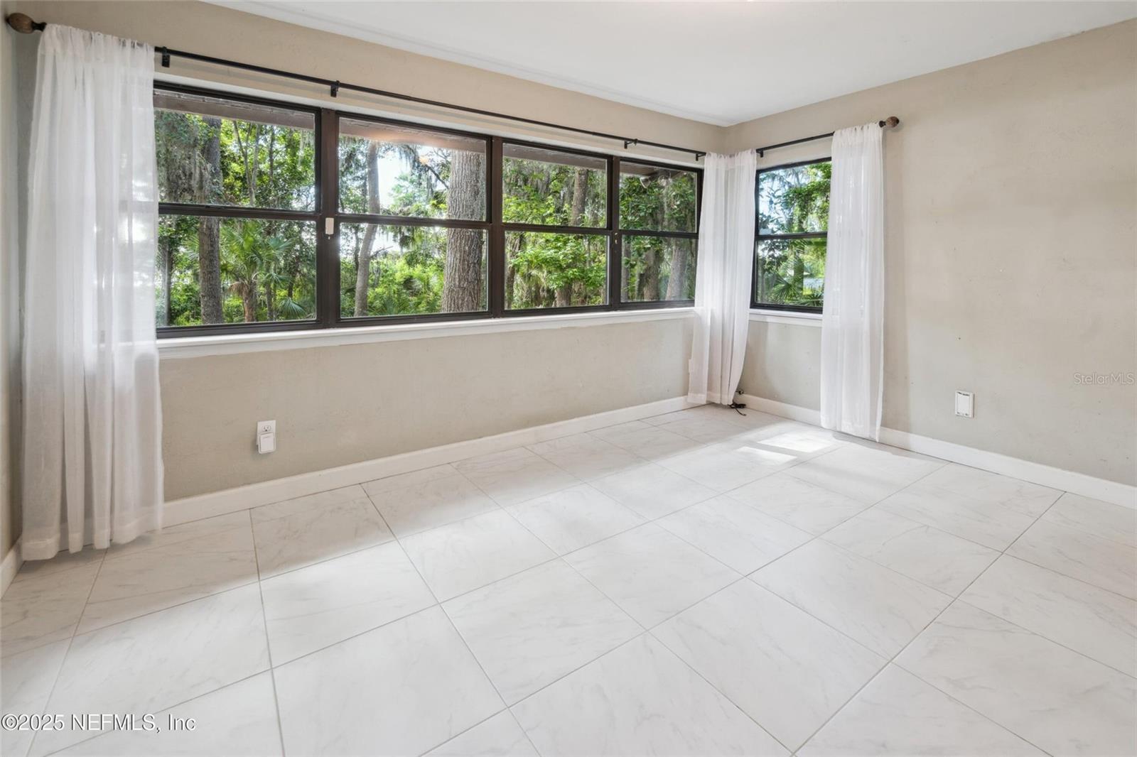 Image 16 of 70 For 110 Cypress Street