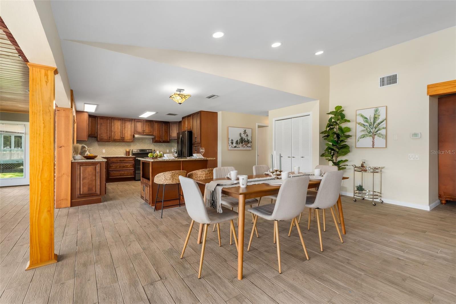Listing photo id 12 for 900 Snug Harbor Road