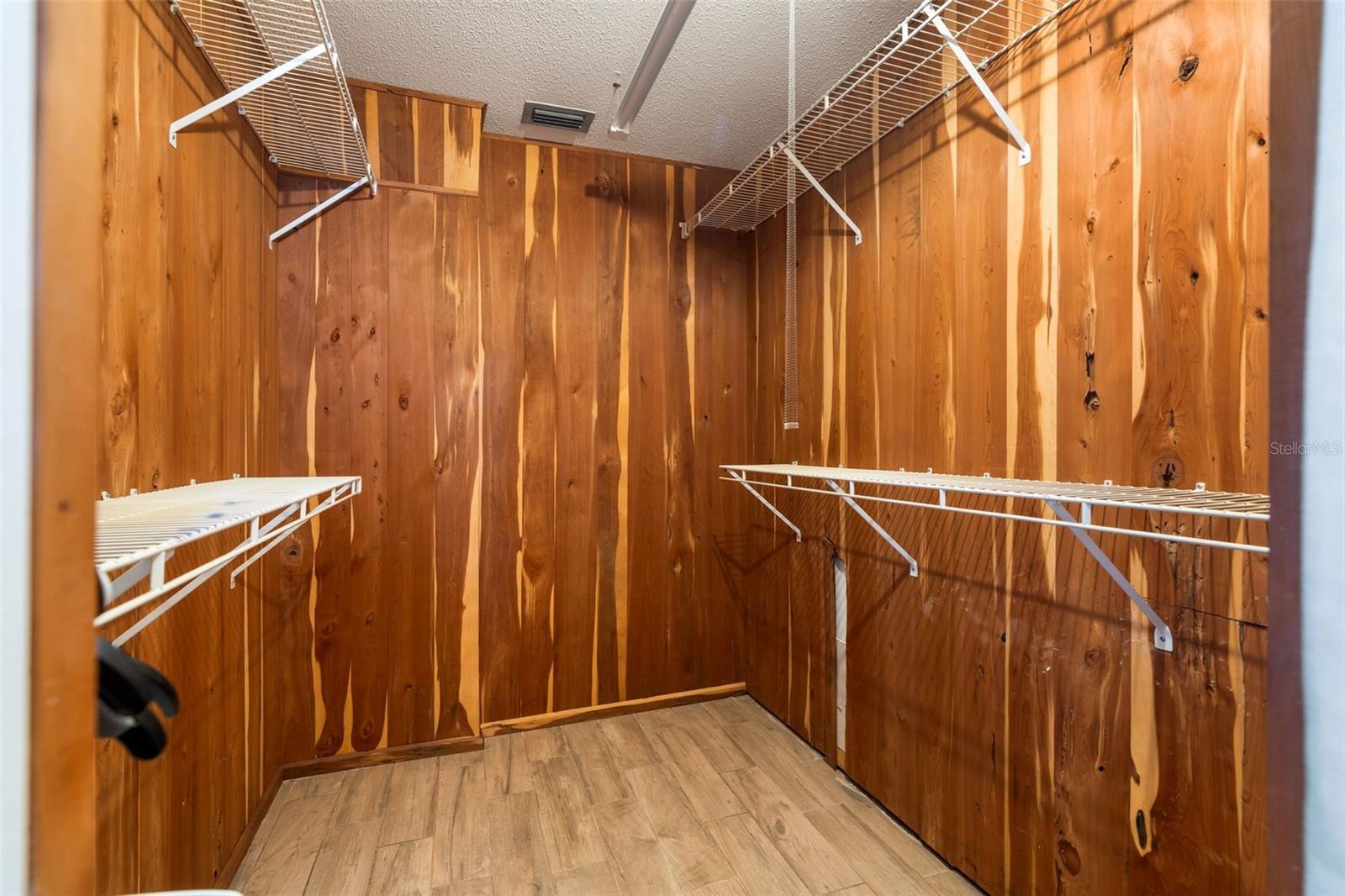 Listing photo id 25 for 900 Snug Harbor Road
