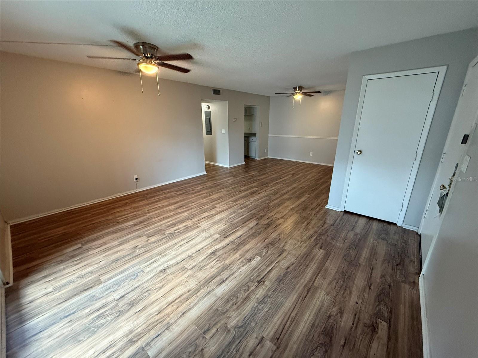 Image 3 of 12 For 6519 Newberry Road 1012