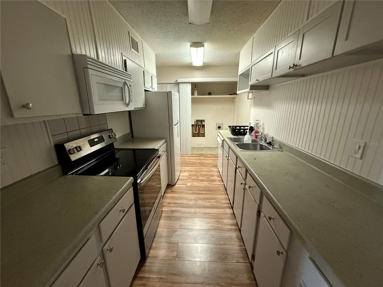 Image 5 of 12 For 6519 Newberry Road 1012