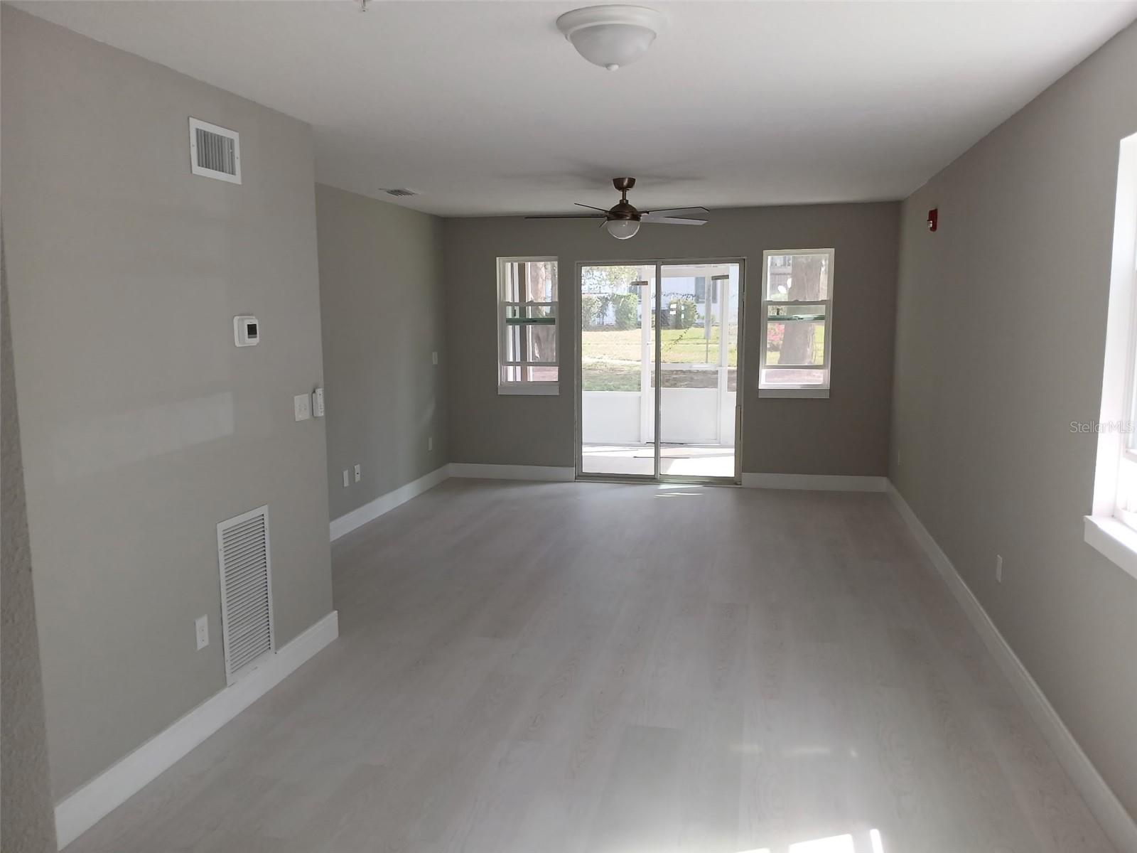 Image 4 of 24 For 6519 Newberry Road 404