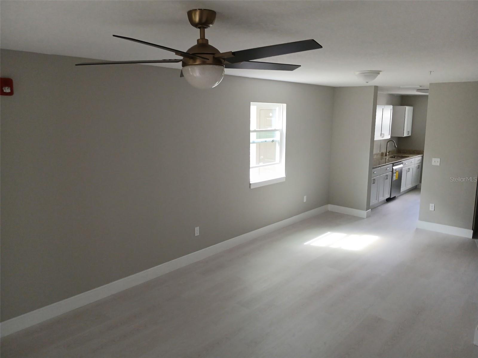 Image 5 of 24 For 6519 Newberry Road 404