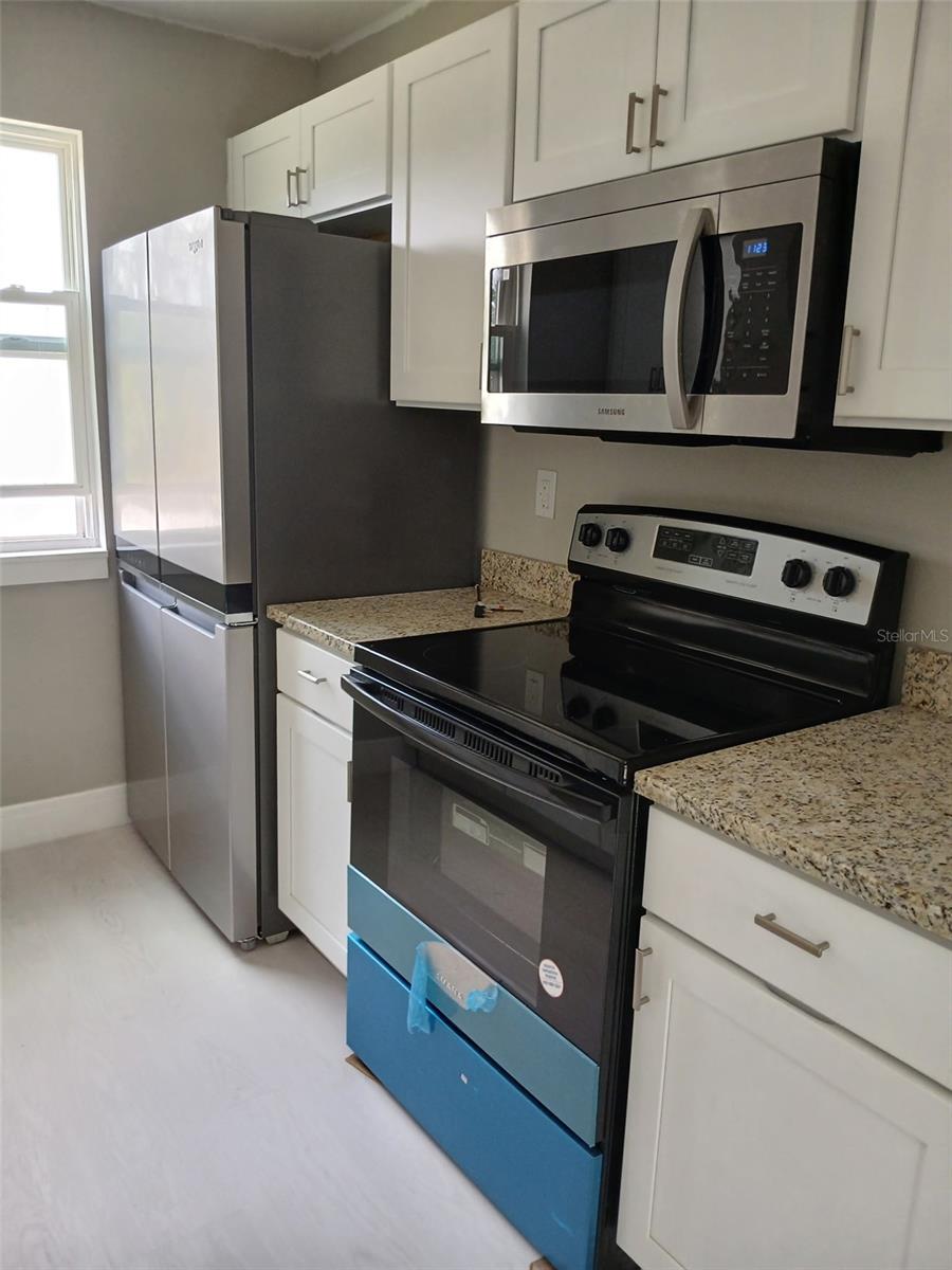 Image 7 of 24 For 6519 Newberry Road 404