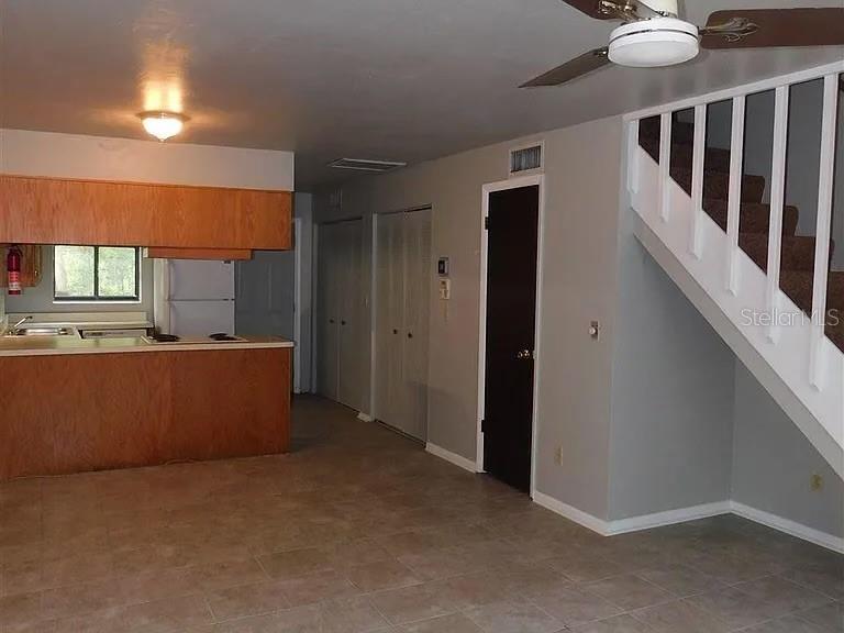 Image 3 of 10 For 5320 20th Court A