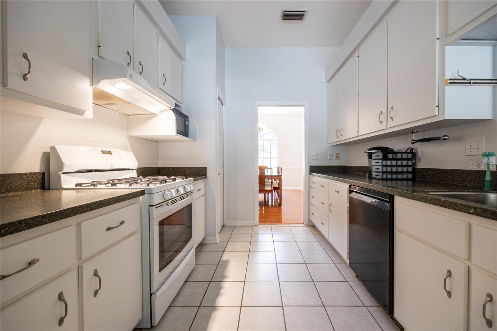 Image 18 of 73 For 2013 76th Terrace