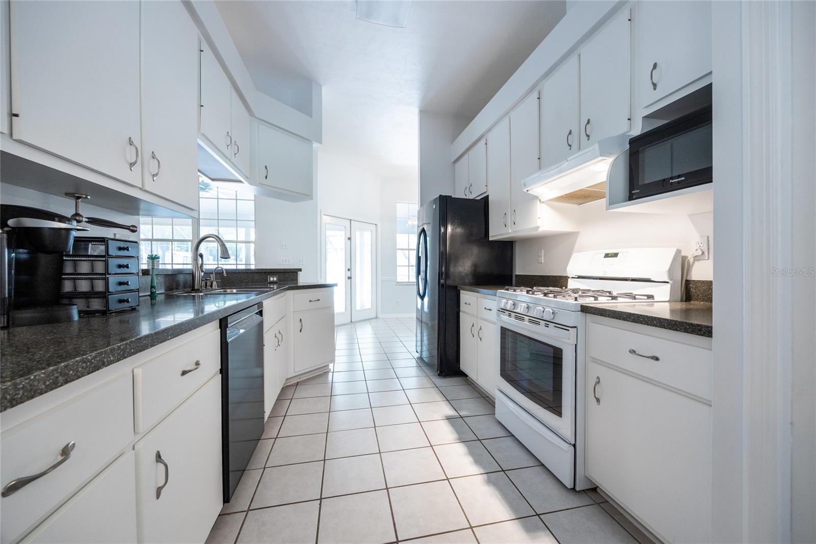 Image 20 of 73 For 2013 76th Terrace