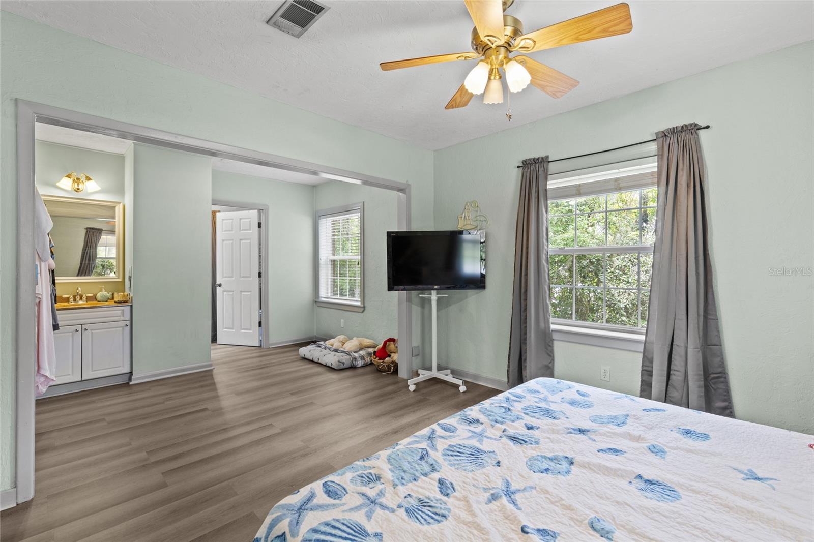 Image 23 of 36 For 24224 188th Avenue