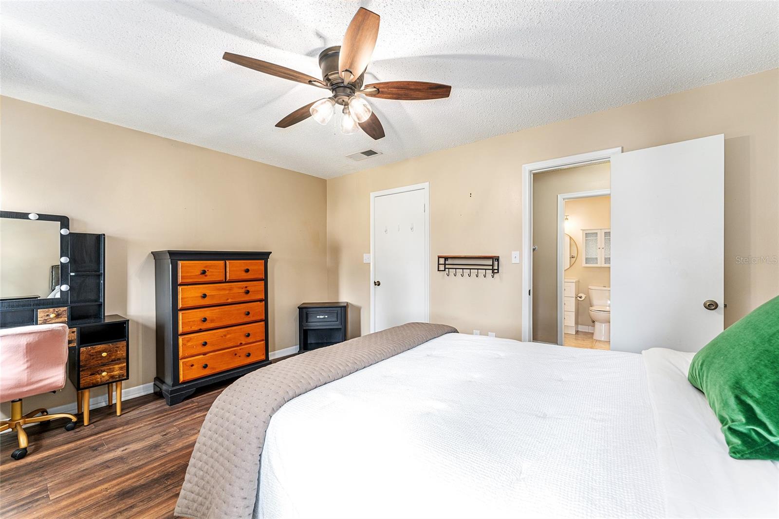 Image 19 of 26 For 2838 14th Drive
