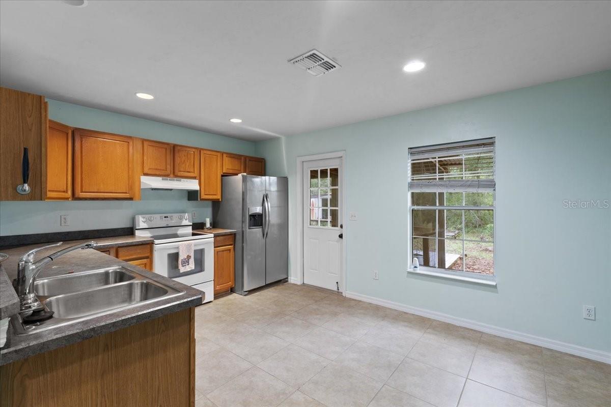 Image 11 of 23 For 350 Hardee Street