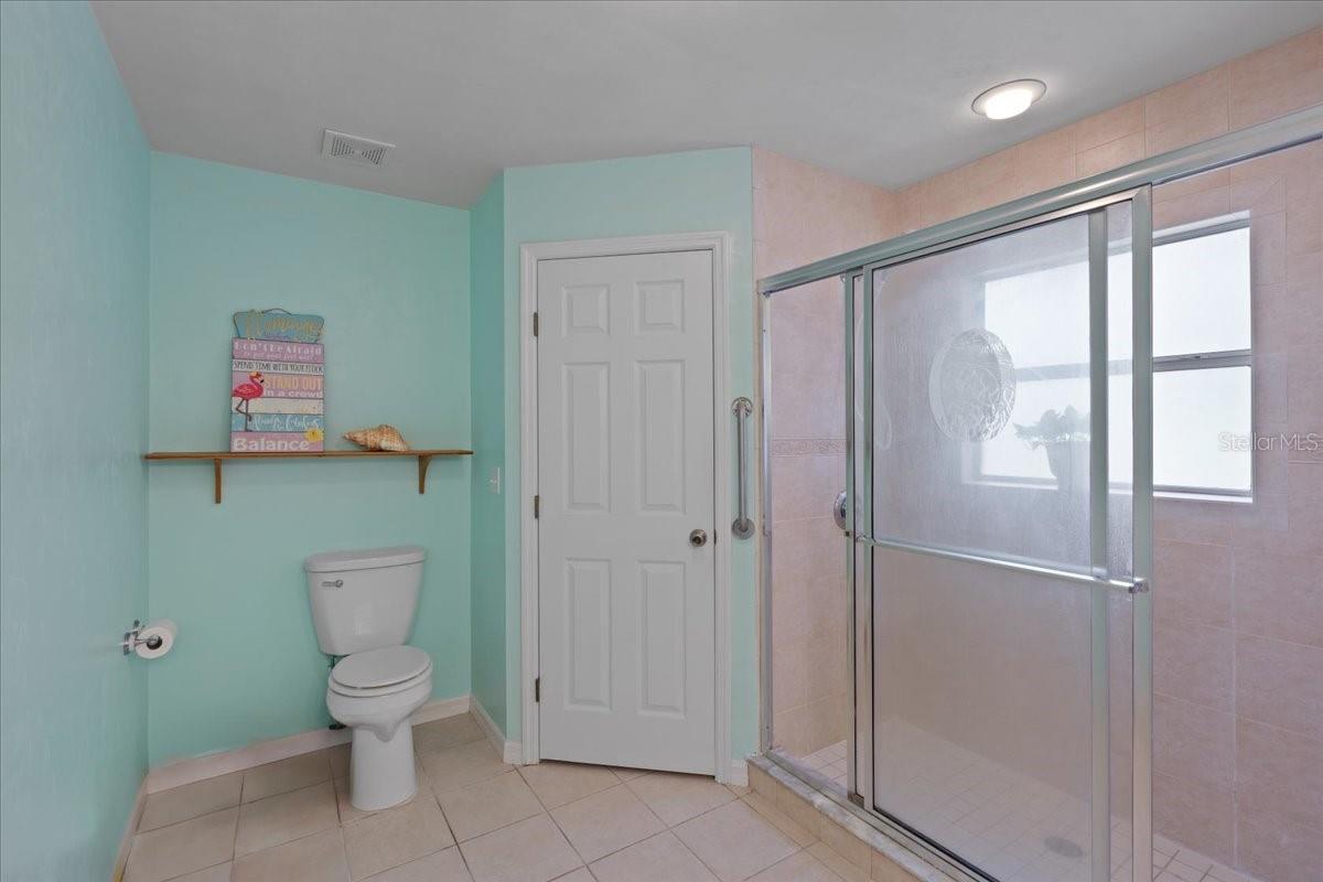 Image 15 of 23 For 350 Hardee Street