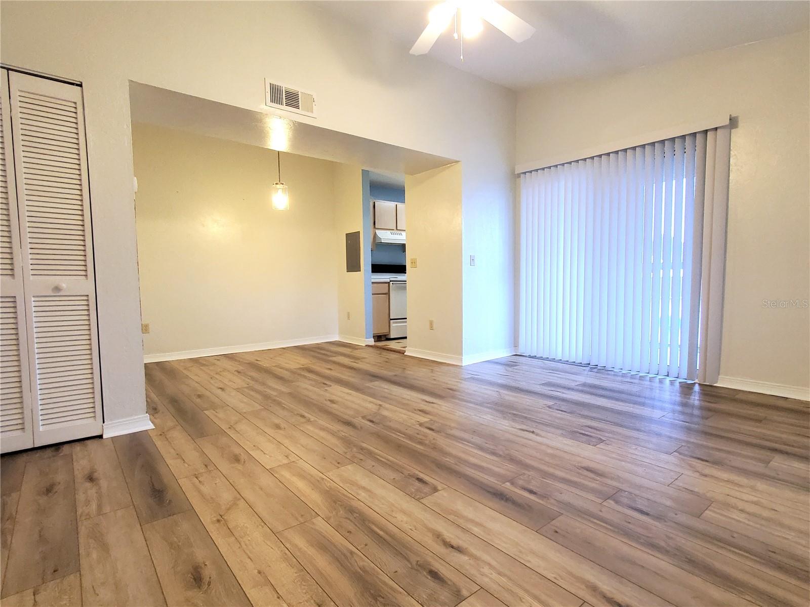 Image 3 of 17 For 2360 Sw Archer Rd  211