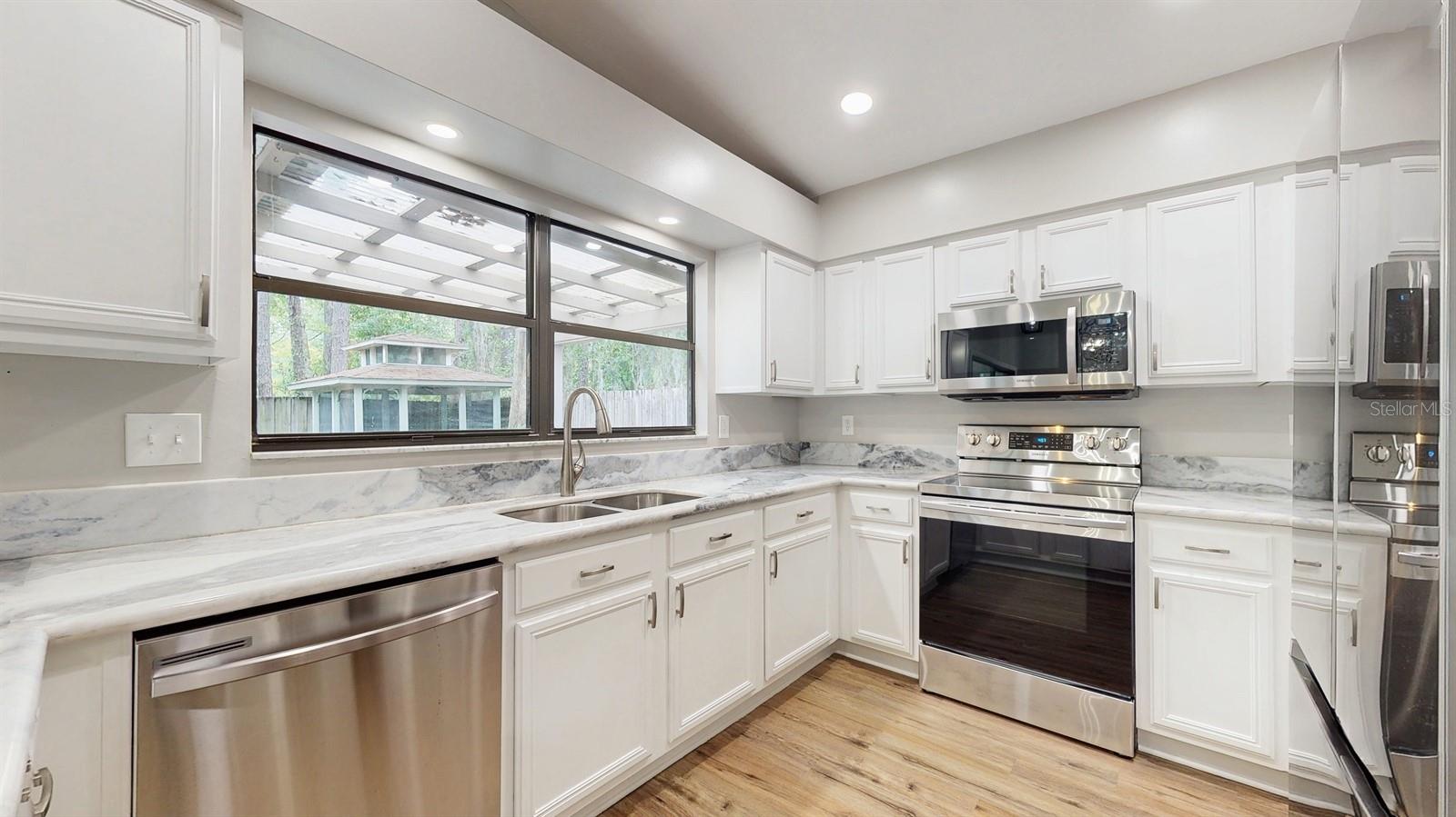 Image 10 of 34 For 7320 21st Way