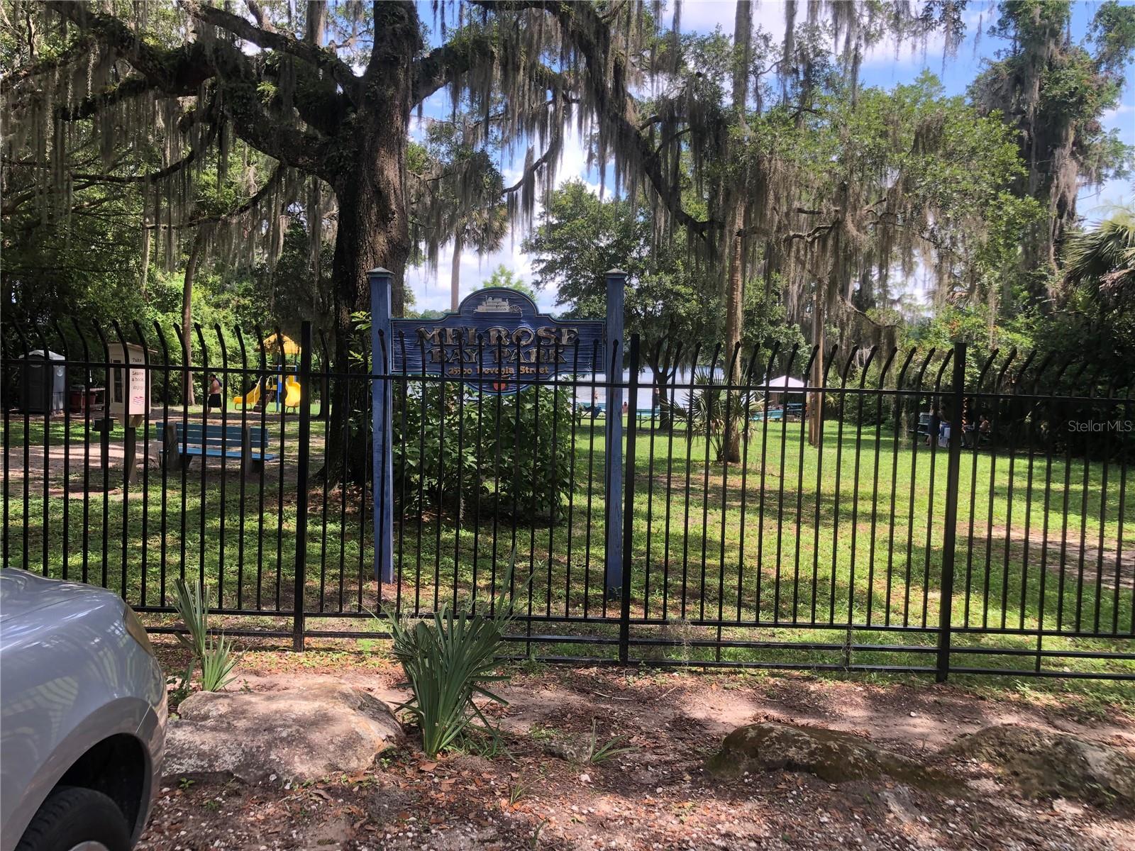 Image 18 of 23 For 25422 Pine Street
