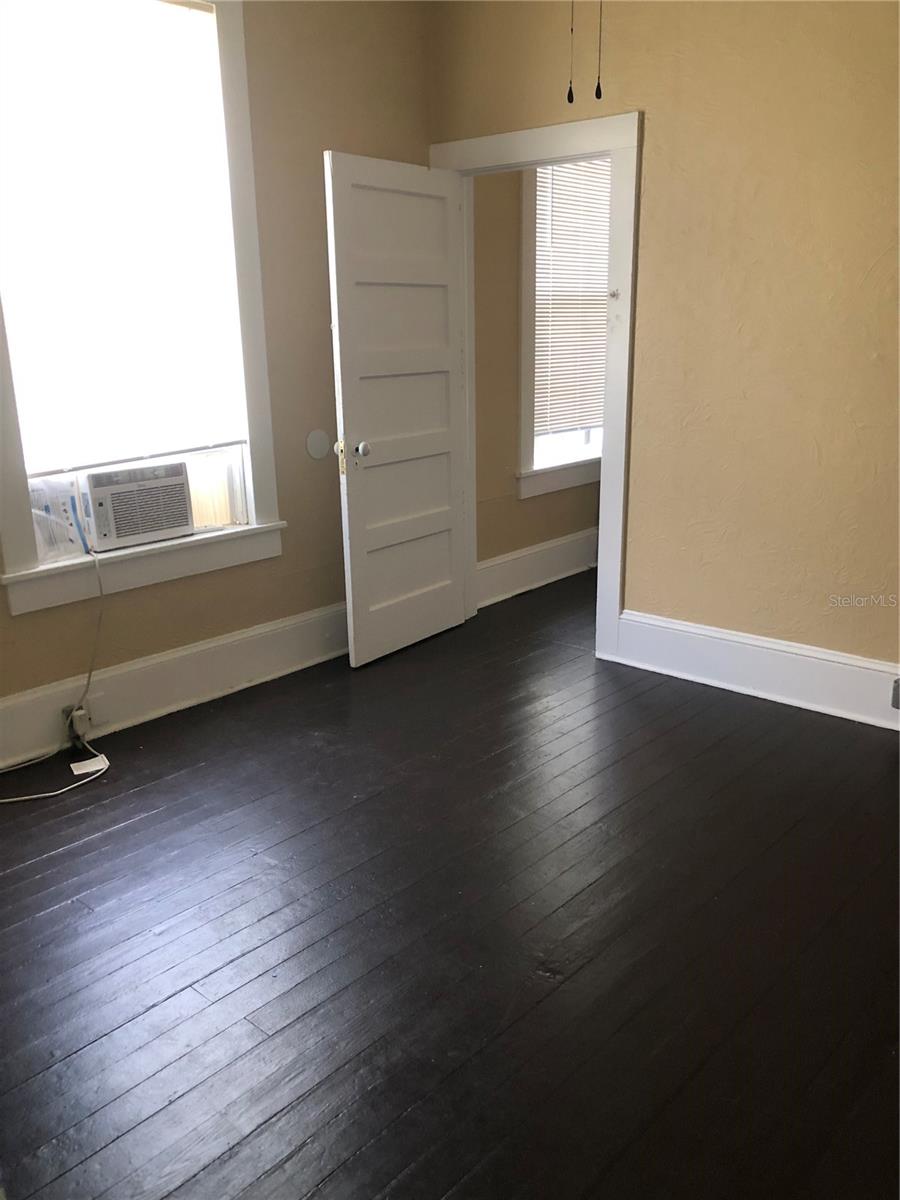 Image 3 of 23 For 25422 Pine Street