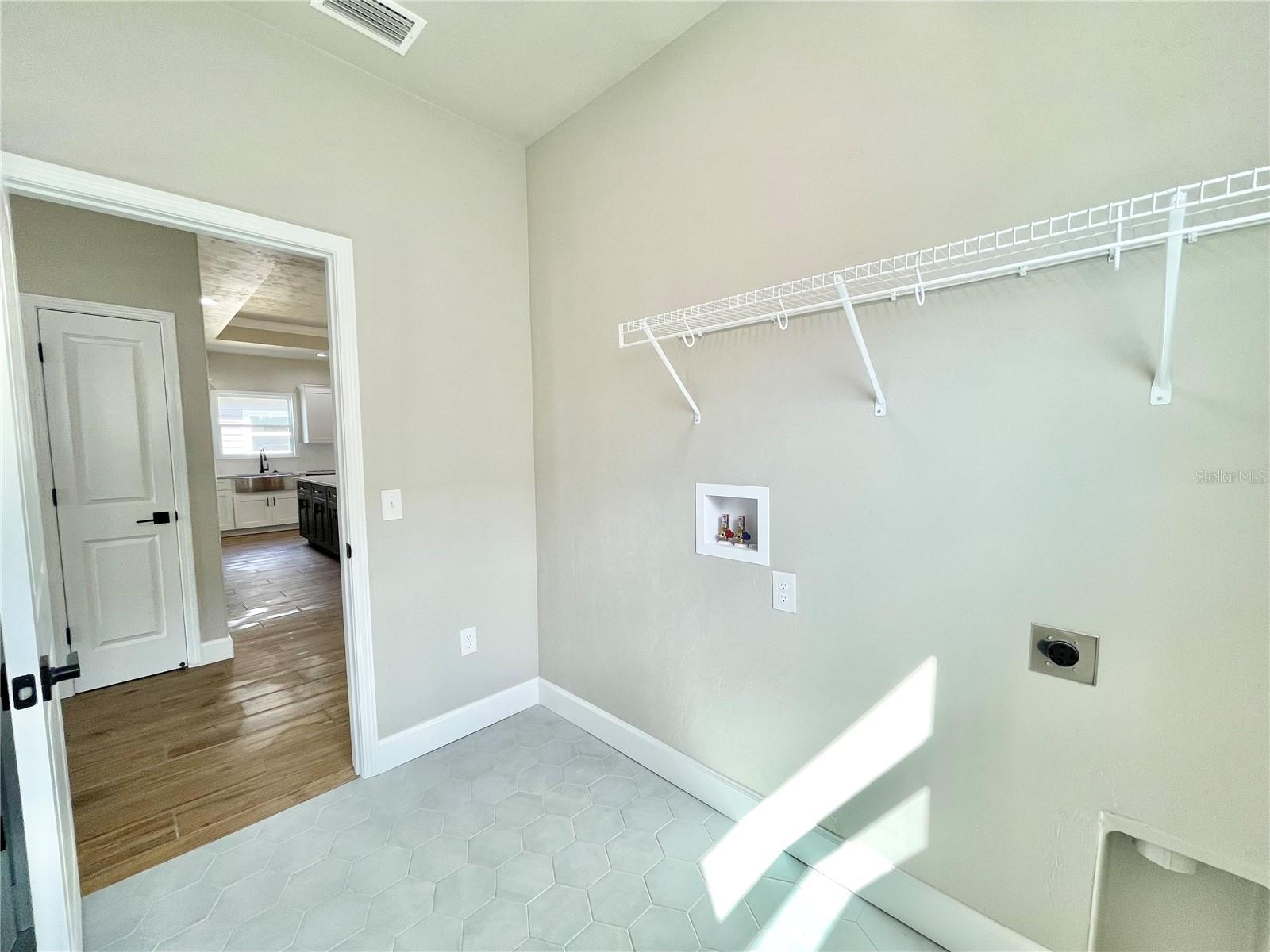 Image 19 of 49 For 1021 67th Way