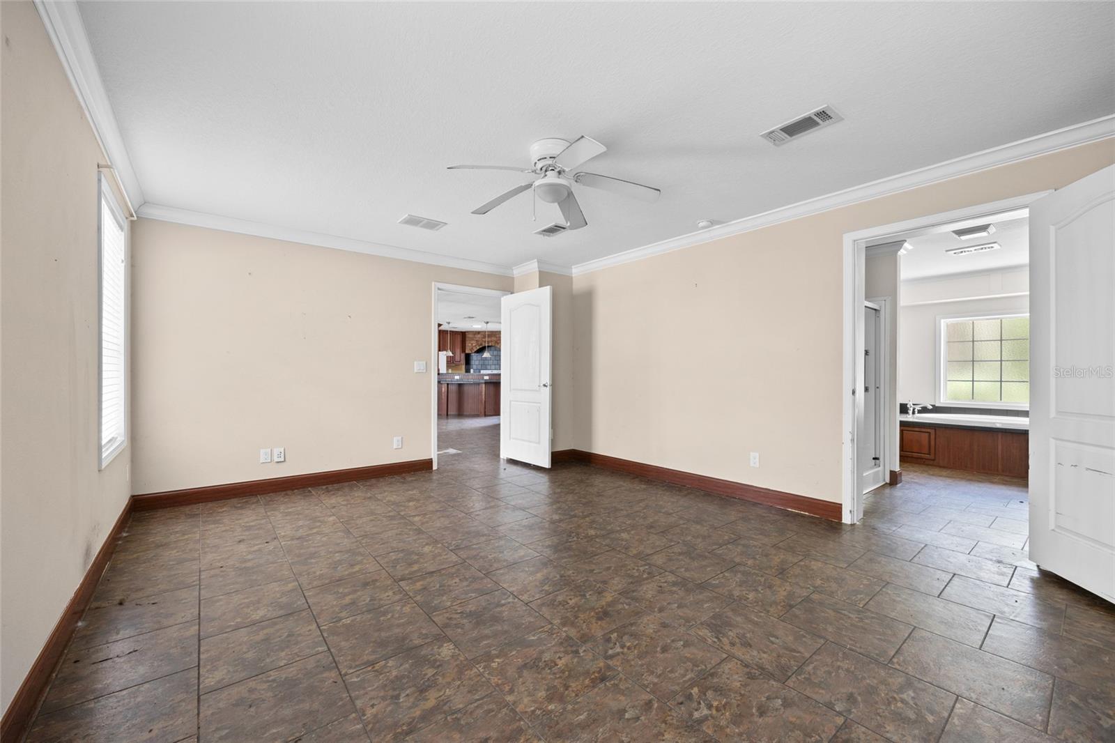 Image 10 of 44 For 240 Swan Lake Drive