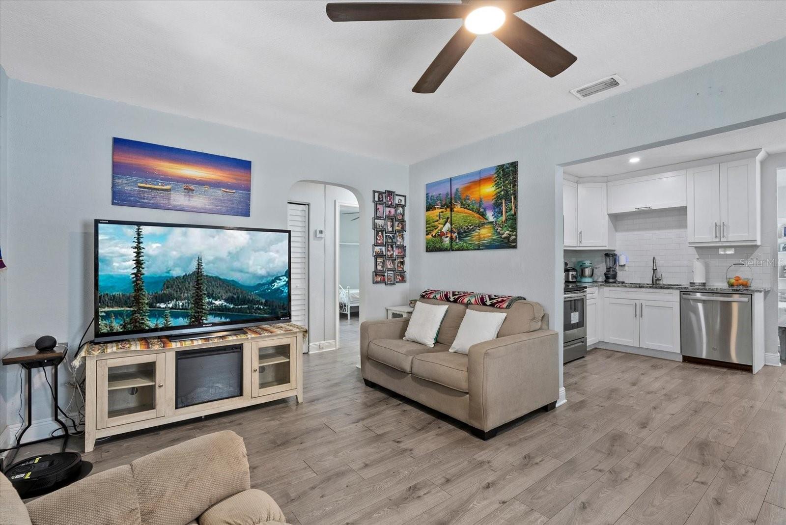 Image 4 of 48 For 4444 5th Avenue S