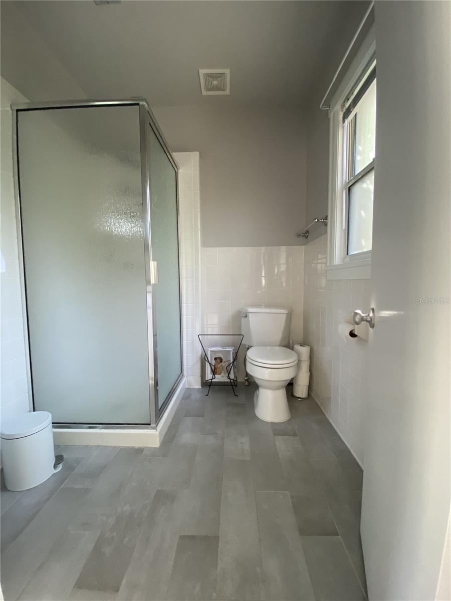 Image 15 of 18 For 716 10th Avenue