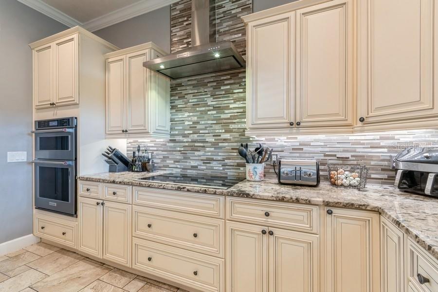Image 12 of 45 For 6813 83rd Terrace