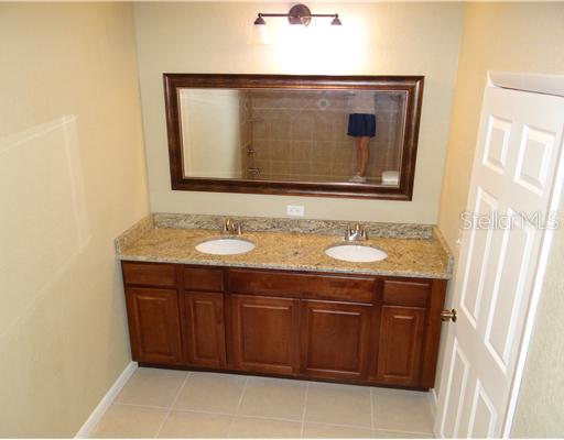 Image 10 of 52 For 917 15th Avenue