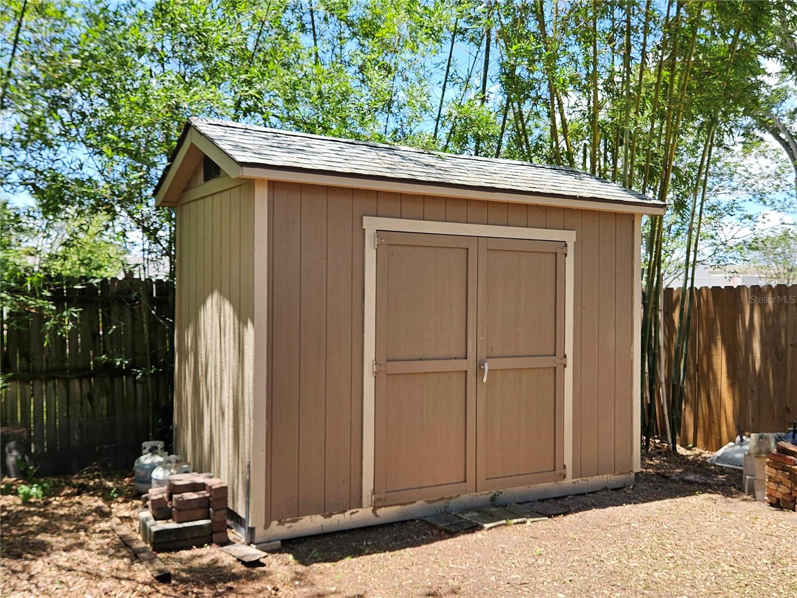 Image 15 of 52 For 917 15th Avenue